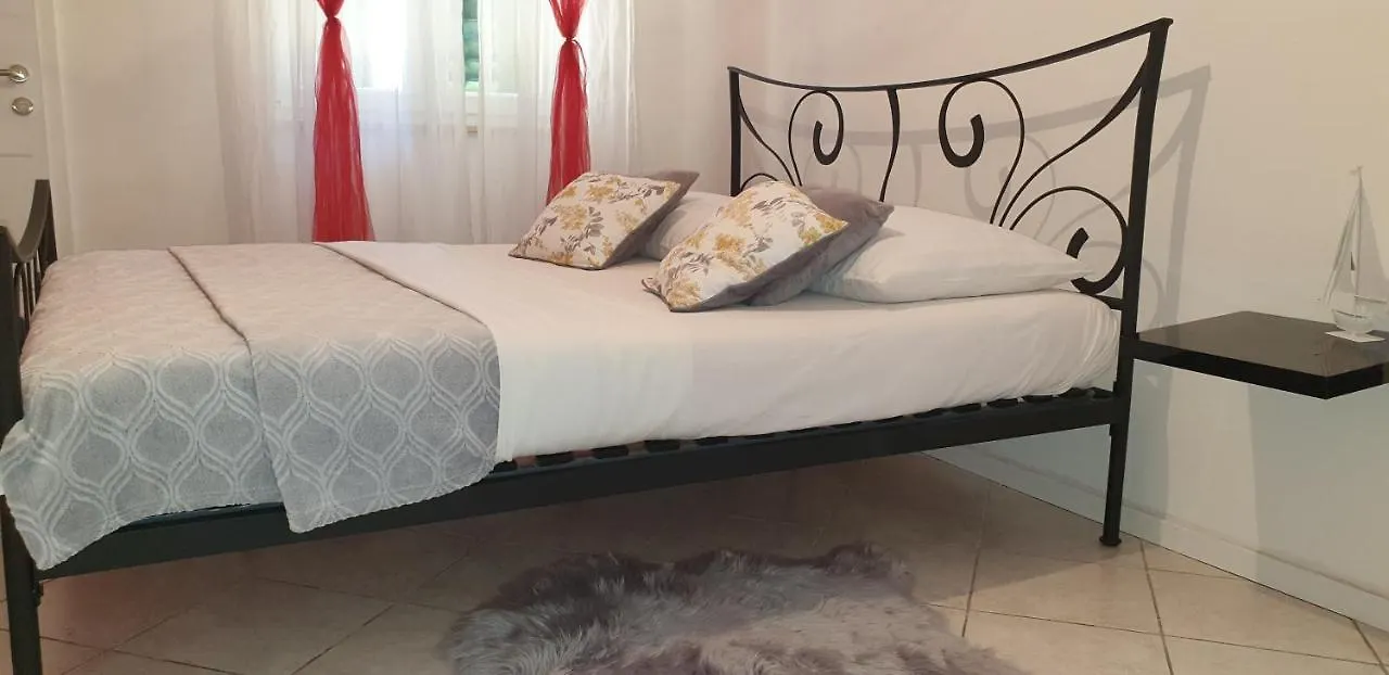 Apartments Dado Split