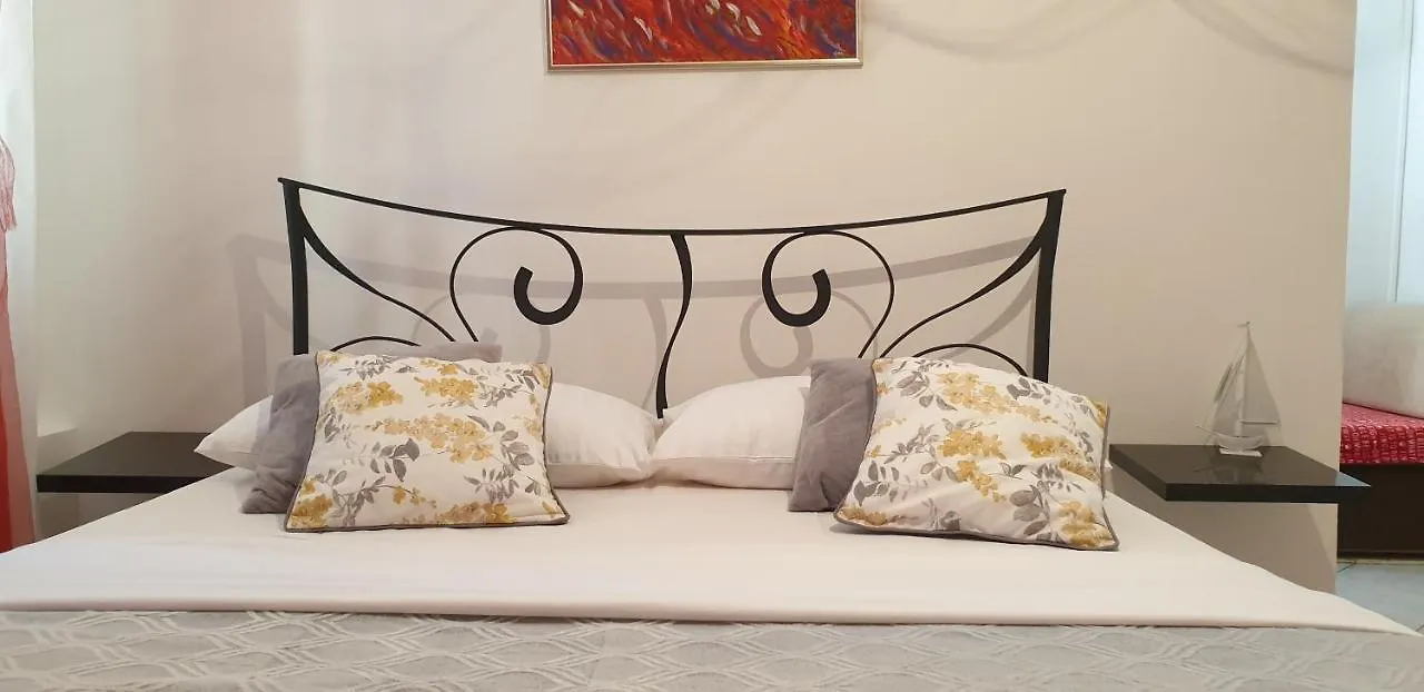 Apartments Dado Split