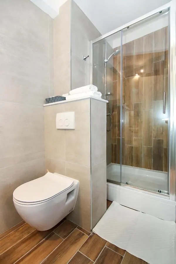 Apartments Dado Split