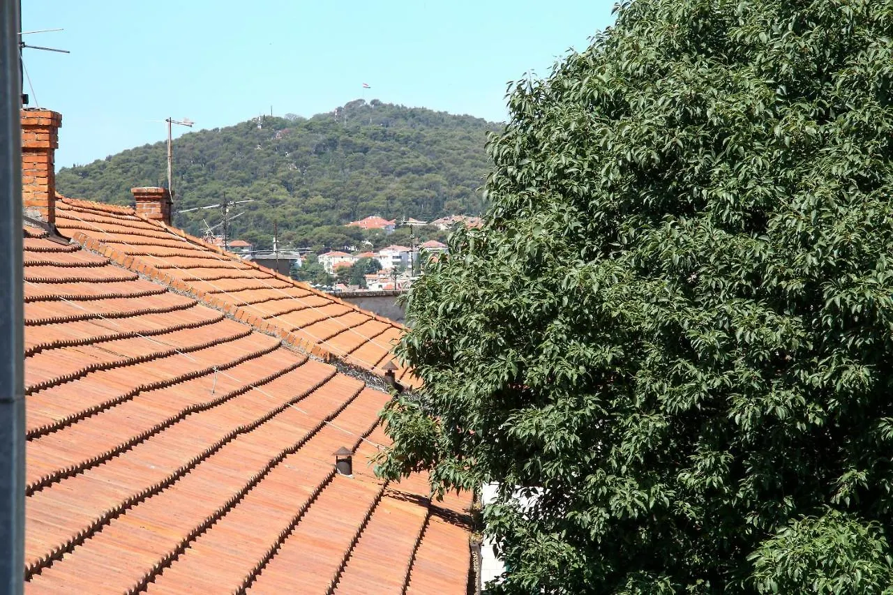 Apartments Dado Split