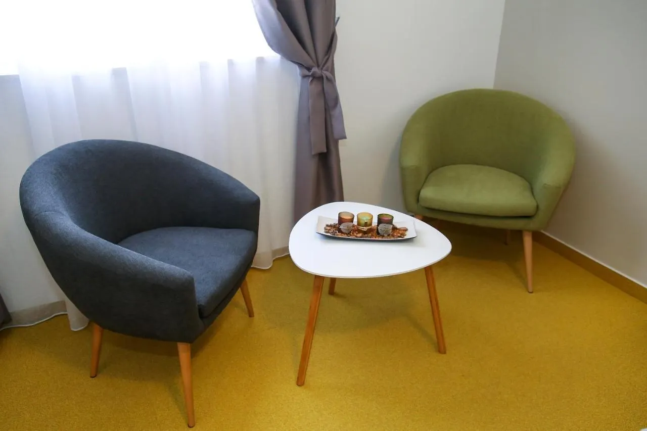Apartments Dado Split