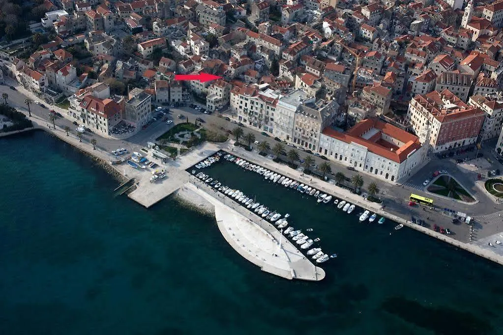 Apartments Dado Split
