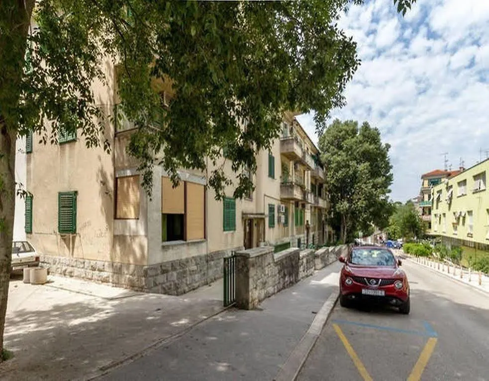 Apartments Dado Split