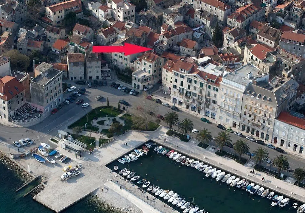 Apartments Dado Split