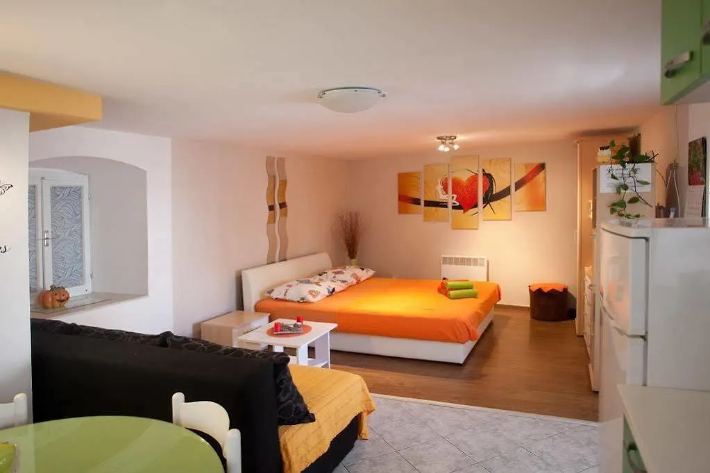 Apartments Dado Split
