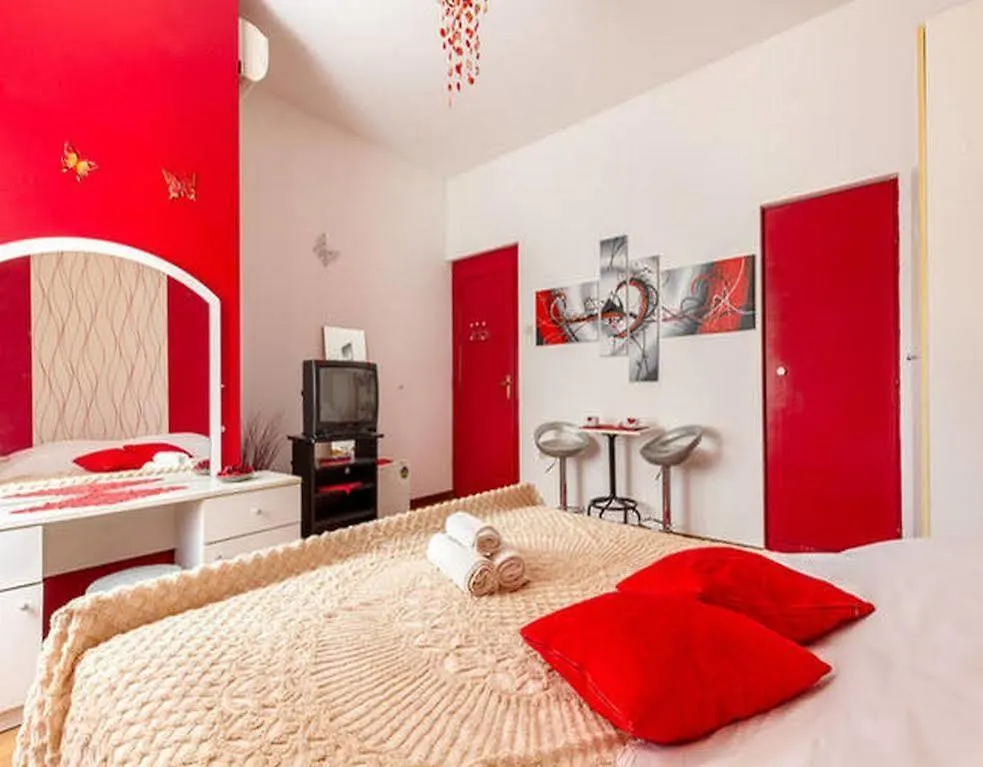 Apartments Dado Split