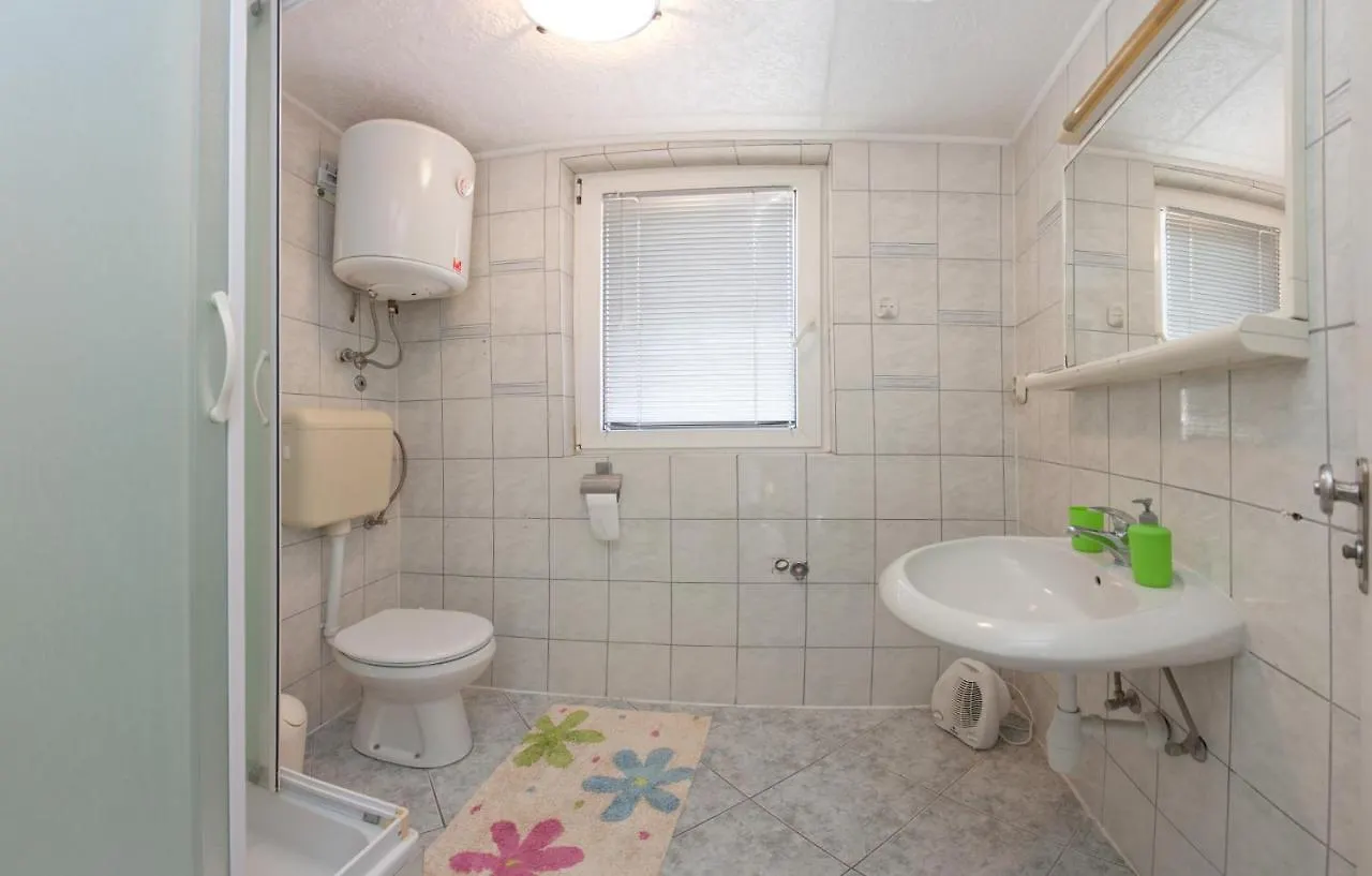 Apartments Dado Split